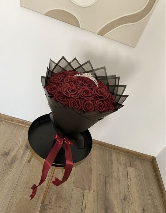 Bukiet Wiecznych Róż ze Wstążki Satynowej