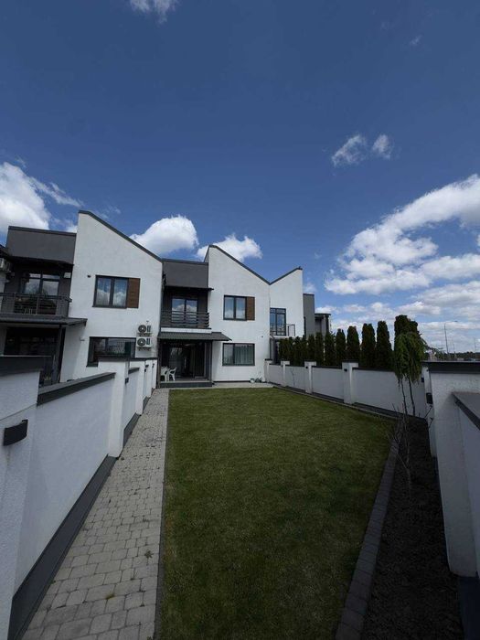 Продаж будинку з ремонтом по вулиці Кульпарківська біля Rivyera City