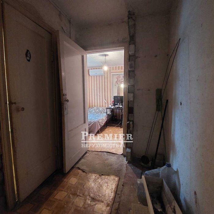 Продам 3-кімнатну квартиру на Варненській