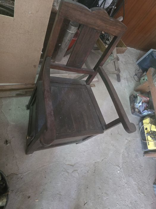 Cadeira sanitaria antiga em Madeira