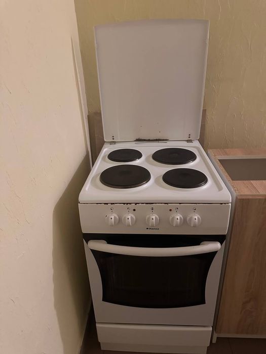 Электроплита с духовкой