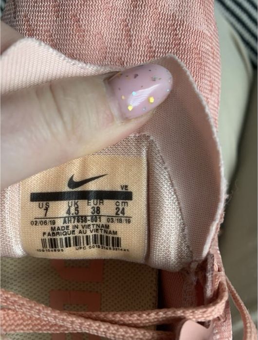 Кросівки  фірми Nike