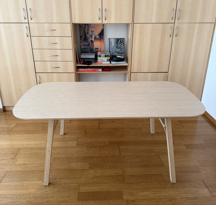 Mesa de madeira bege Ikea