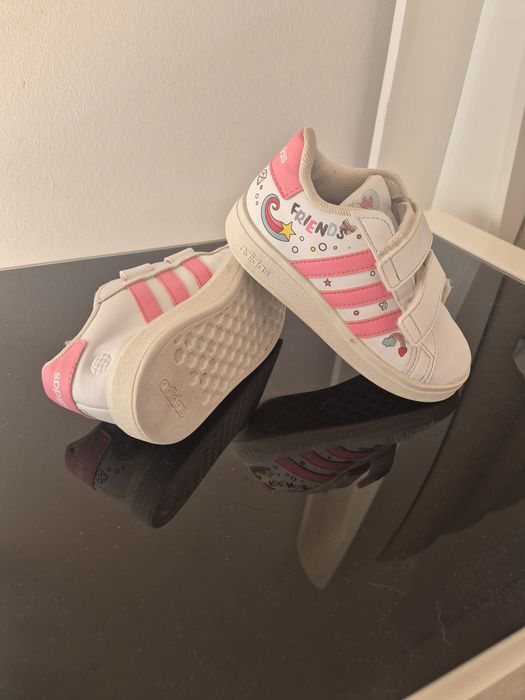 Sapatilhas Adidas - tam 26