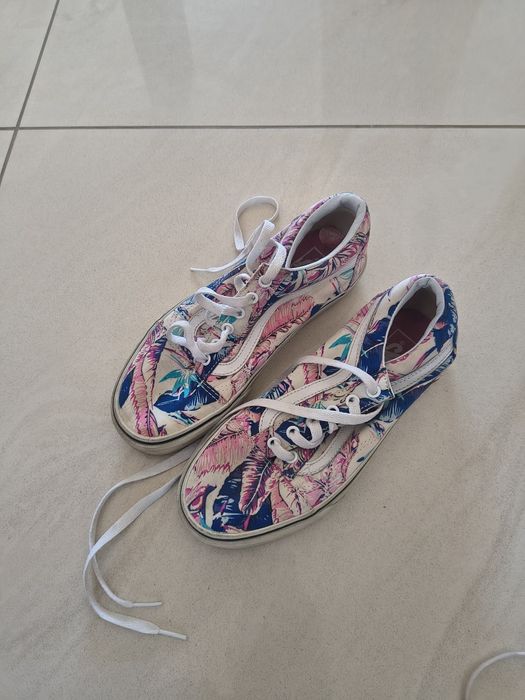 Vans off tge wall