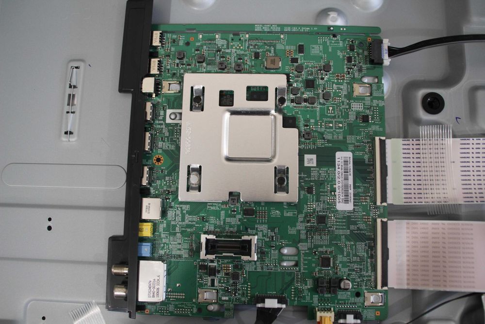 Samsung ue55nu7402u. Розбитий. BN41-02635A, BN94-12842E, BN44-00932C