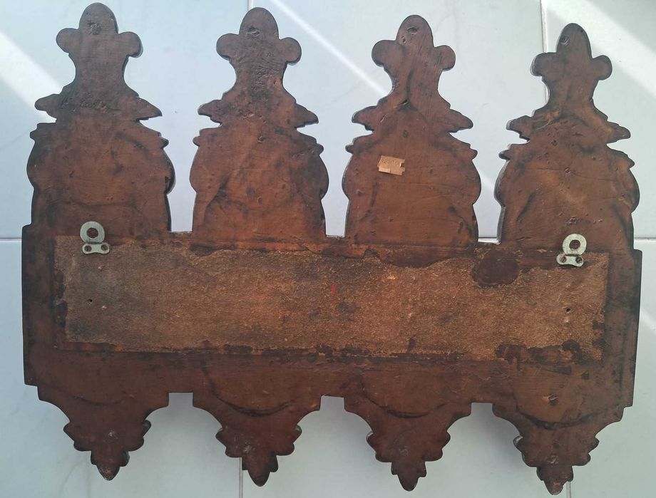 Antigo Cabide em Madeira Trabalhada