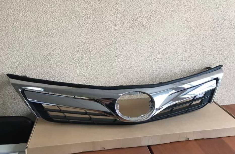 Решётка радиатора Toyota Camry 50 USA LE решетка Камри 50 ЛЕ 2011-2014