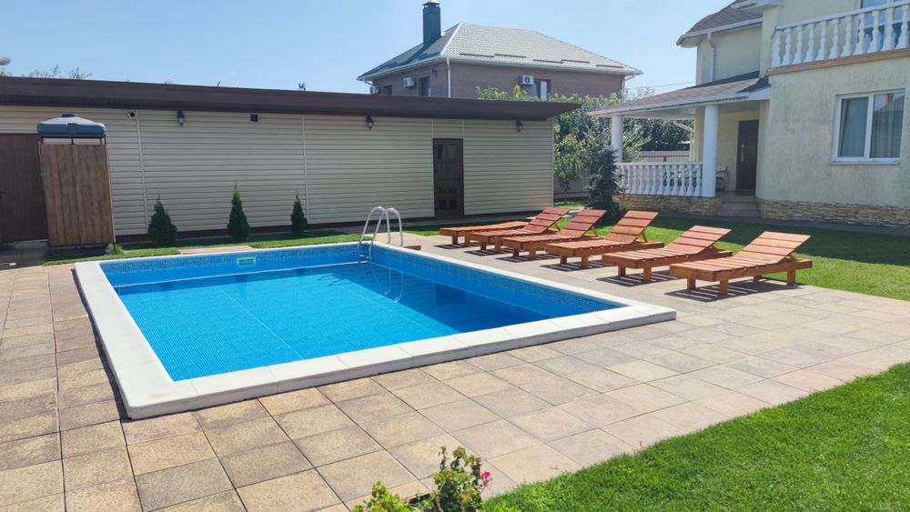 Посуточная аренда дома с бассейном и сауной. Подобова оренда будинку