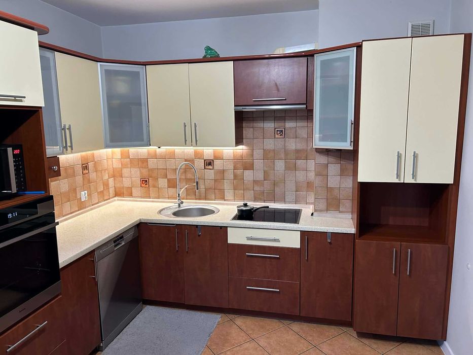 Meble kuchenne +okap +płyta grzewcza +zlew +kran