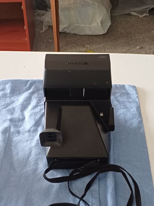 Máquina fotográfica polaroid 635