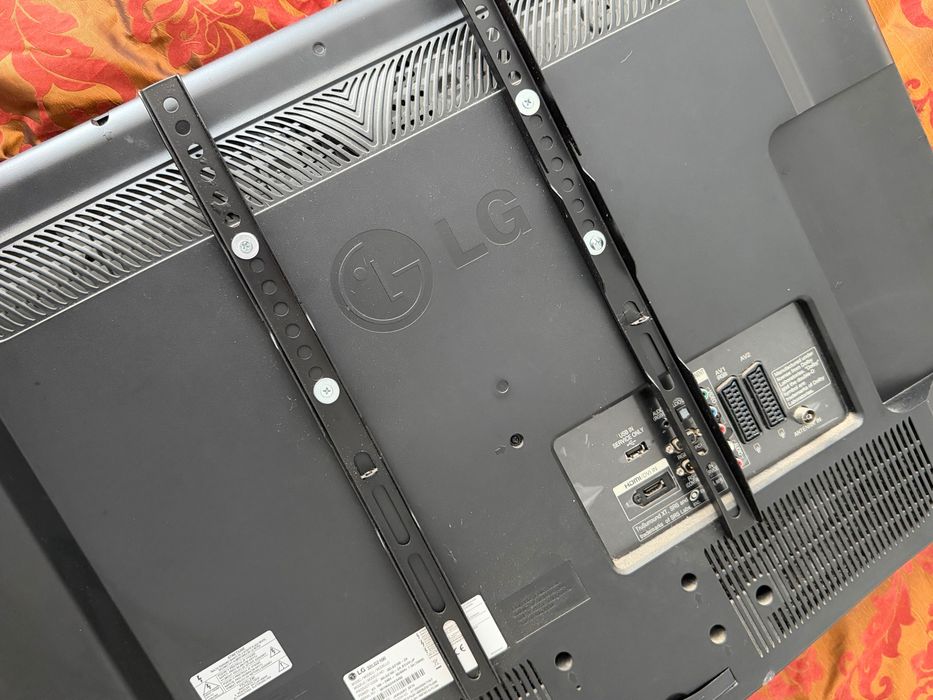 Televisão LG 32" LCD – Modelo 32LG2100-ZA + Comando