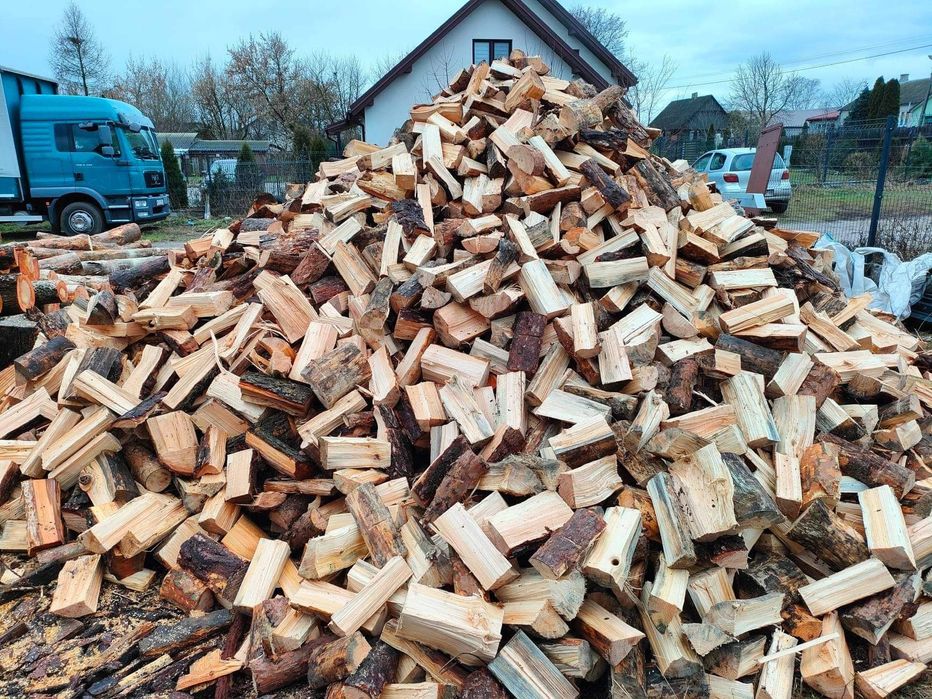 Drewno opałowe .