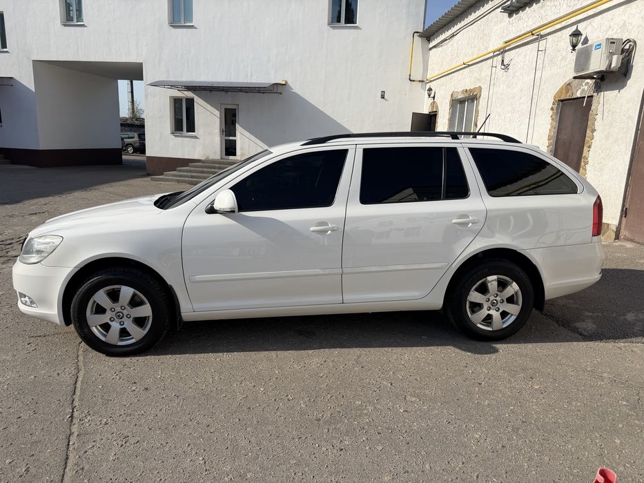 SKODA OCTAVIA 2012 VIN TMBHE61Z5C2148478 фото оголошення 10 з 22