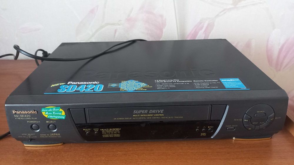 Відеомагнітофон Panasonic NV- SD420