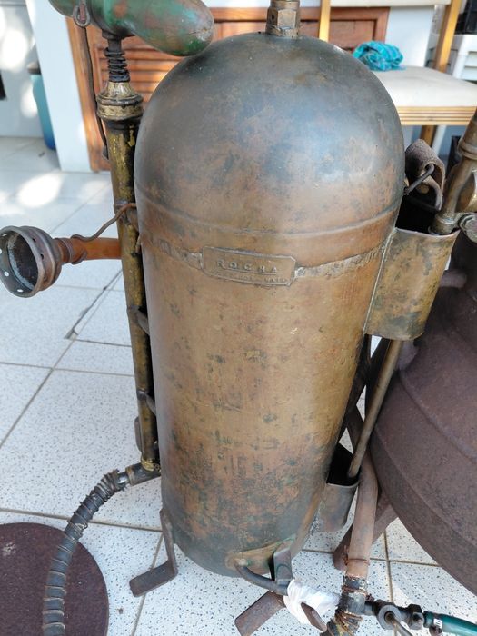 Panela de 50 Litros  + maquina de  cobre maquina para engarafar com  cápsulas