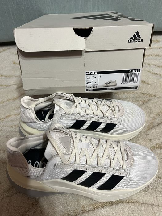 Женские кроссовки adidas Avryn_X  р.39