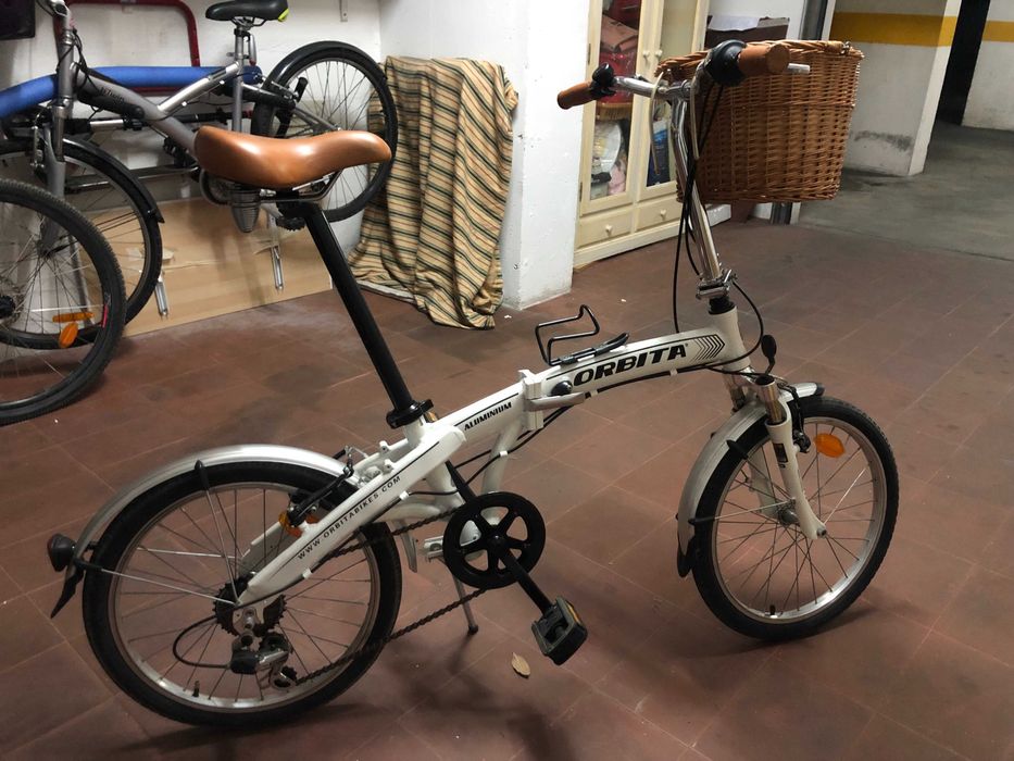 Bicicleta dobrável órbita com selim e punhos em pele