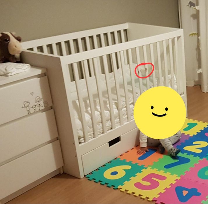 Berço e colchão ikea