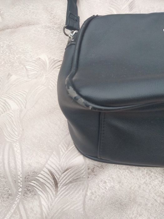 Продам  жіночу сумочку