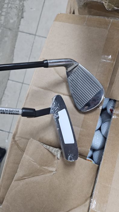 2 kije golfowe: putter i iron 9 nowe meskie.