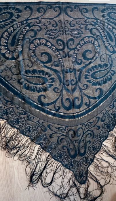 nowa chusta pareo szal w kształcie trójkąta czarna frędzle boho