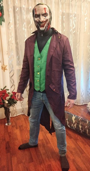 Strój karnawałowy Joker, druga maska, lekko uszkodzona GRATIS