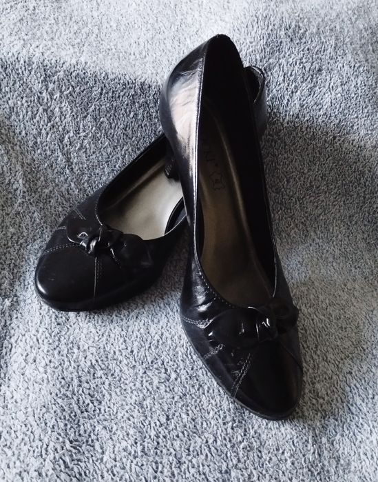 Eleganckie buty na obcasie Lasocki r. 39