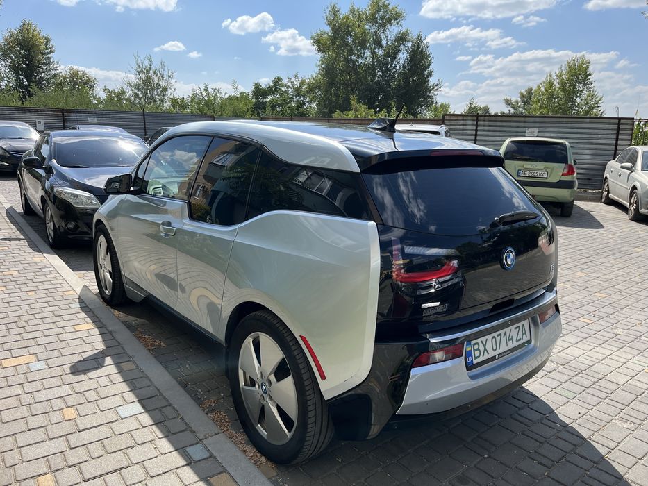 Електромобіль BMW I3