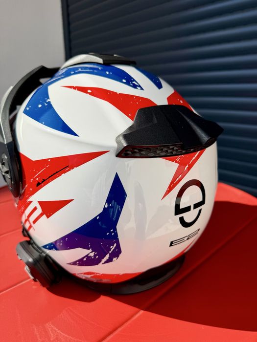 Schuberth E2 Explorer + Cardo Freecom 4X + acessórios