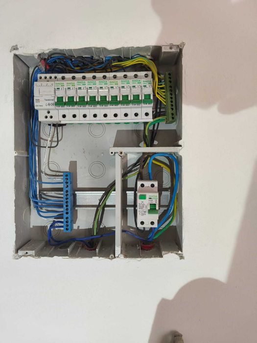 S.O.S desentupimentos, pichelaria, eletricidade, pintura