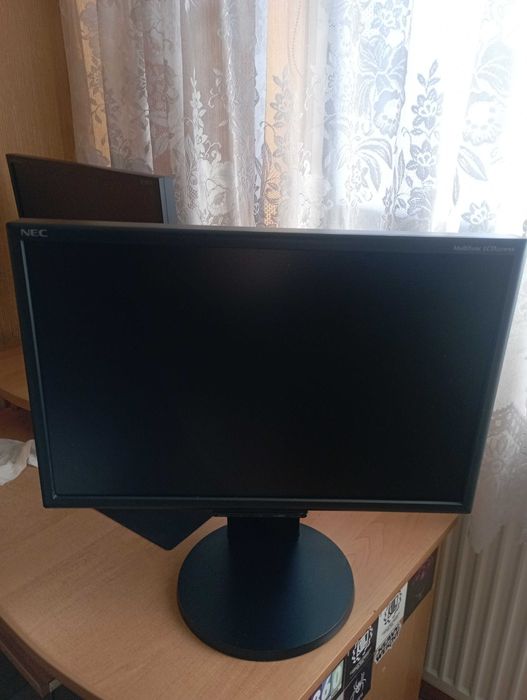 stary monitor NEC