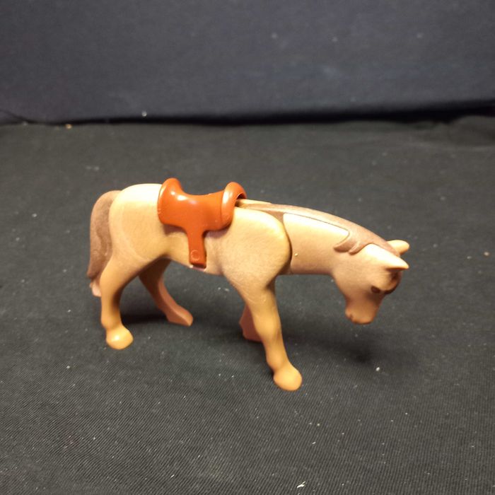 Playmobil cavalo castanho com sela