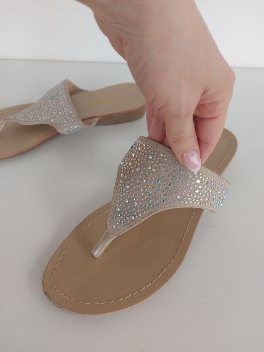 Buty damskie klapki w rozmiarze 36
