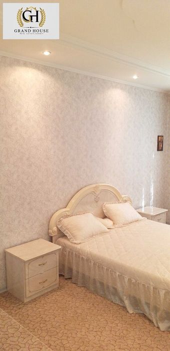 Продам 2-поверховий будинок в с.Соколівське
