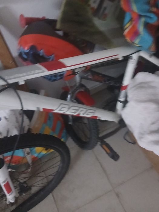 Vendo bicicleta dd montanha travao de disco a tras e a frente