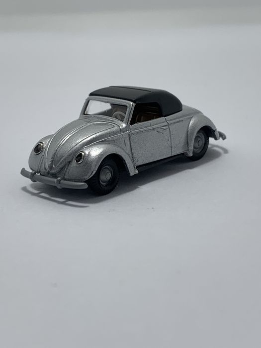 Volkswagen Carocha Cabrio Praliné 1/87