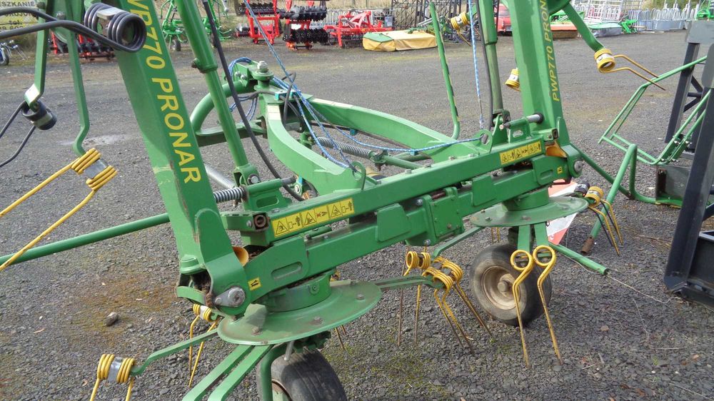 Przetrząsacz karuzelowy 6 rotorowy PWP 770  PRONAR