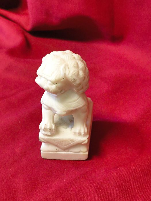 Foo Dog alabaster