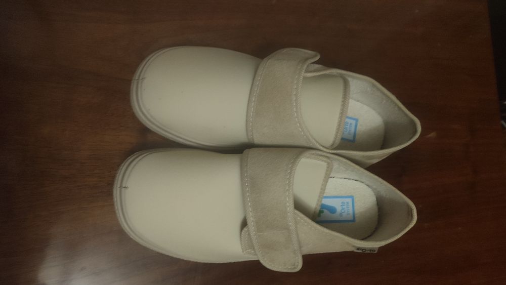 Buty ortopedyczne .