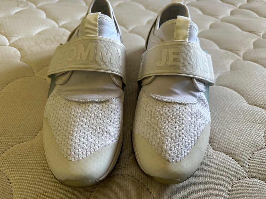 Sapatilhas da Tommy Jeans em bom estado