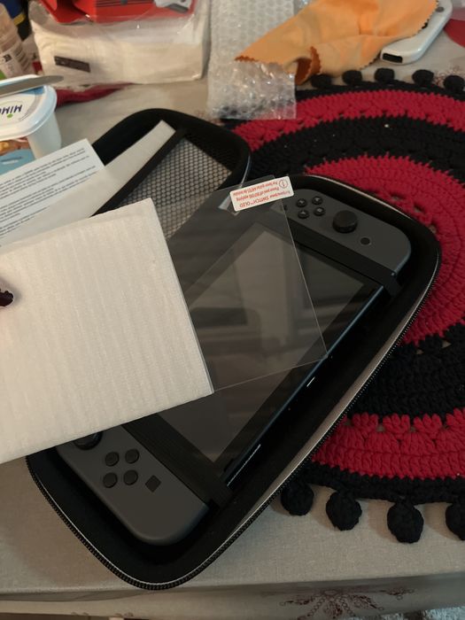 Nintendo Switch Cinzenta Completa + Bolsa + Pelicula de vidro protetor