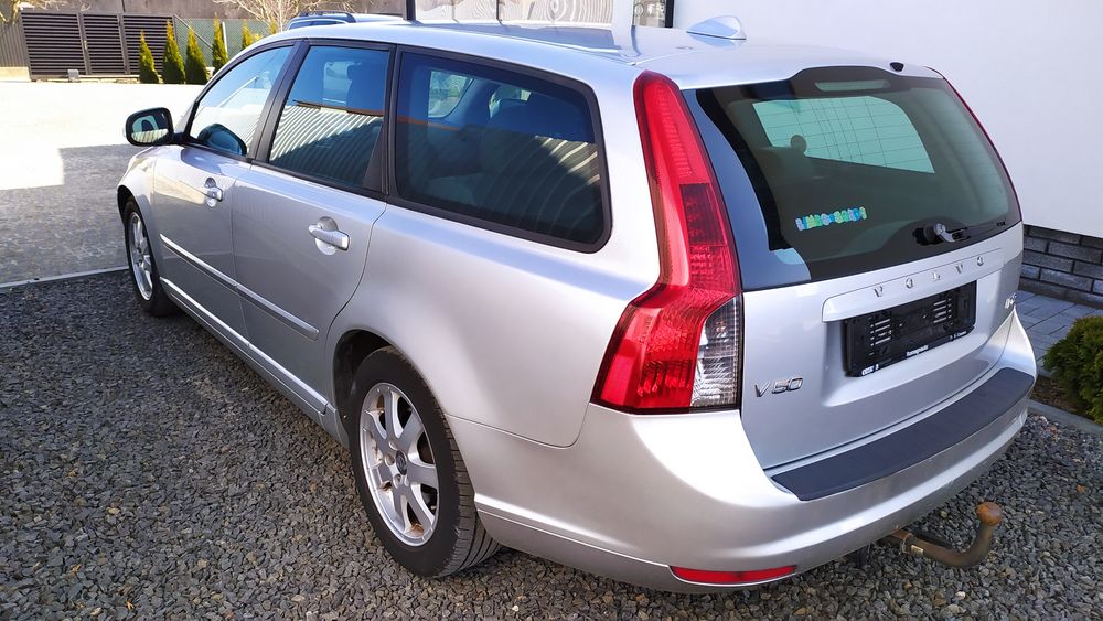 Вольво V50 Volvo V50 Двері передні/задні 426-26