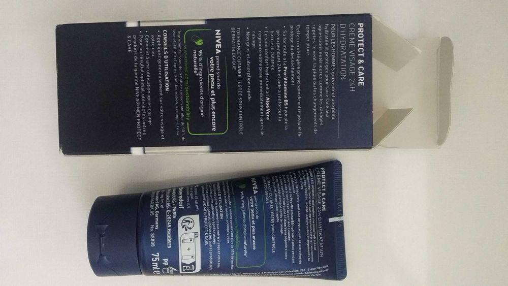 Бритва Gillette Labs (3 картриджа) + подарунок Nivea men