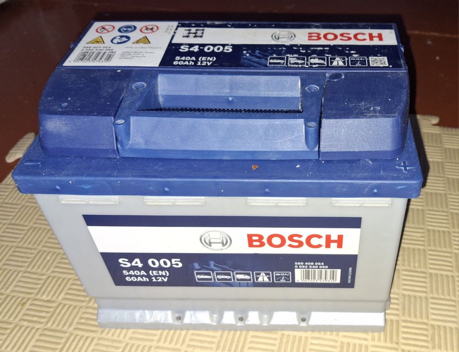Акумулятор автомобільний Bosch S4 60Ah 540A 12V «+» праворуч
