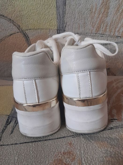 Жіночі кросівки Graceland