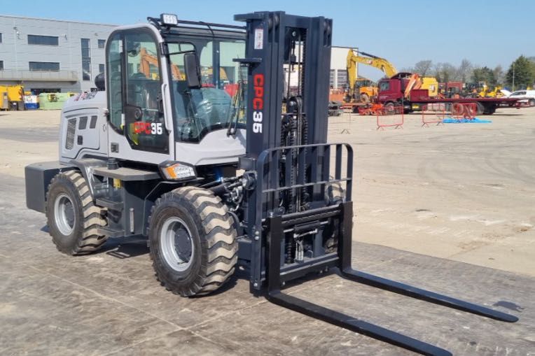 wózek widłowy terenowy 3.5t  JQ Power CPC35