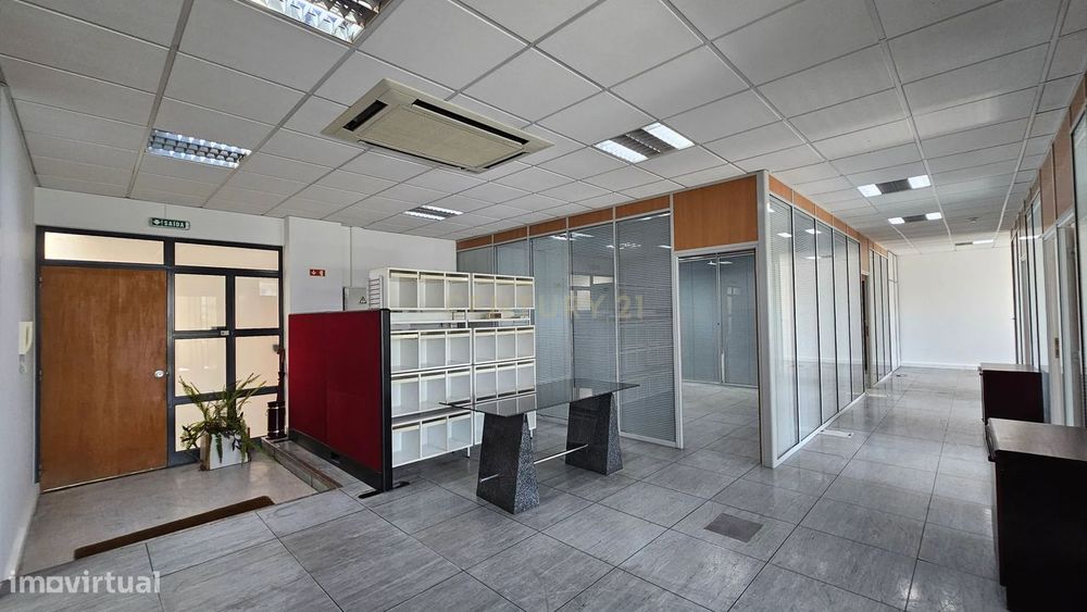 Spacious and fully equipped office at ElosPark II in S. Marcos