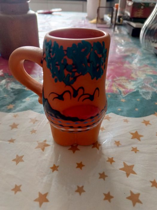 декоративна керамічна чашка ручної роботи у формі фігури