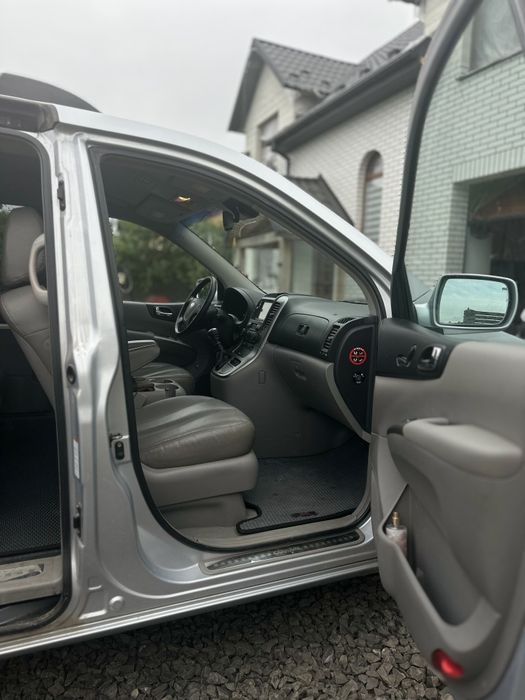 Kia carnival 2006p